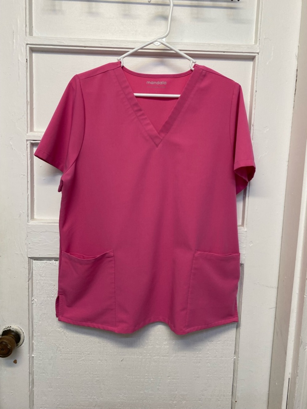Mandala scrubs top women’s size Large pink